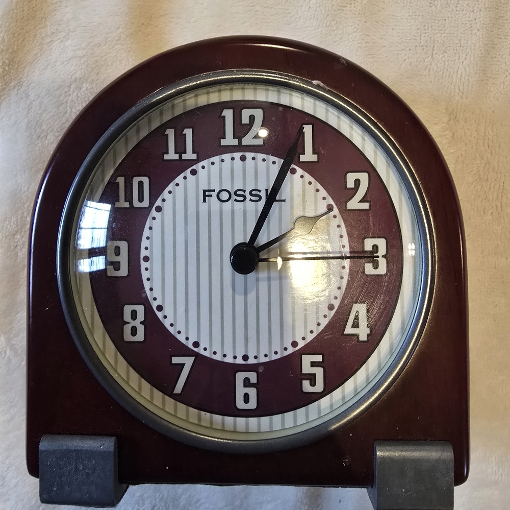 Fossil Collection Mantle Clock Red Woodwork 5 X 5” Quartz Battery Powered